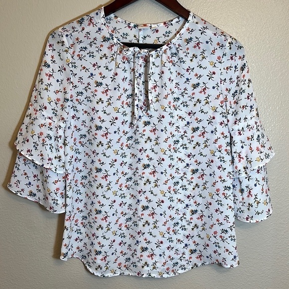 GAP Tops - 𝅺Gap Floral Ruffle Sleeve Office Blouse